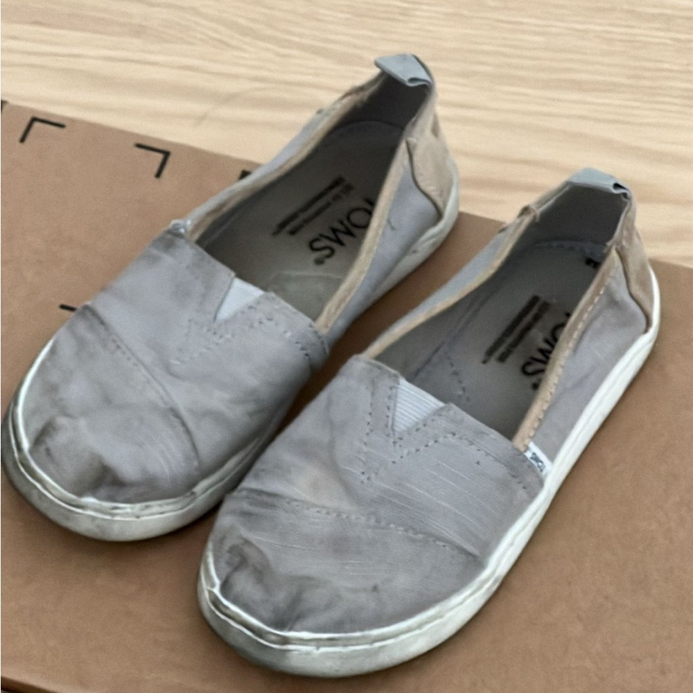 Toms boy shoes size 12